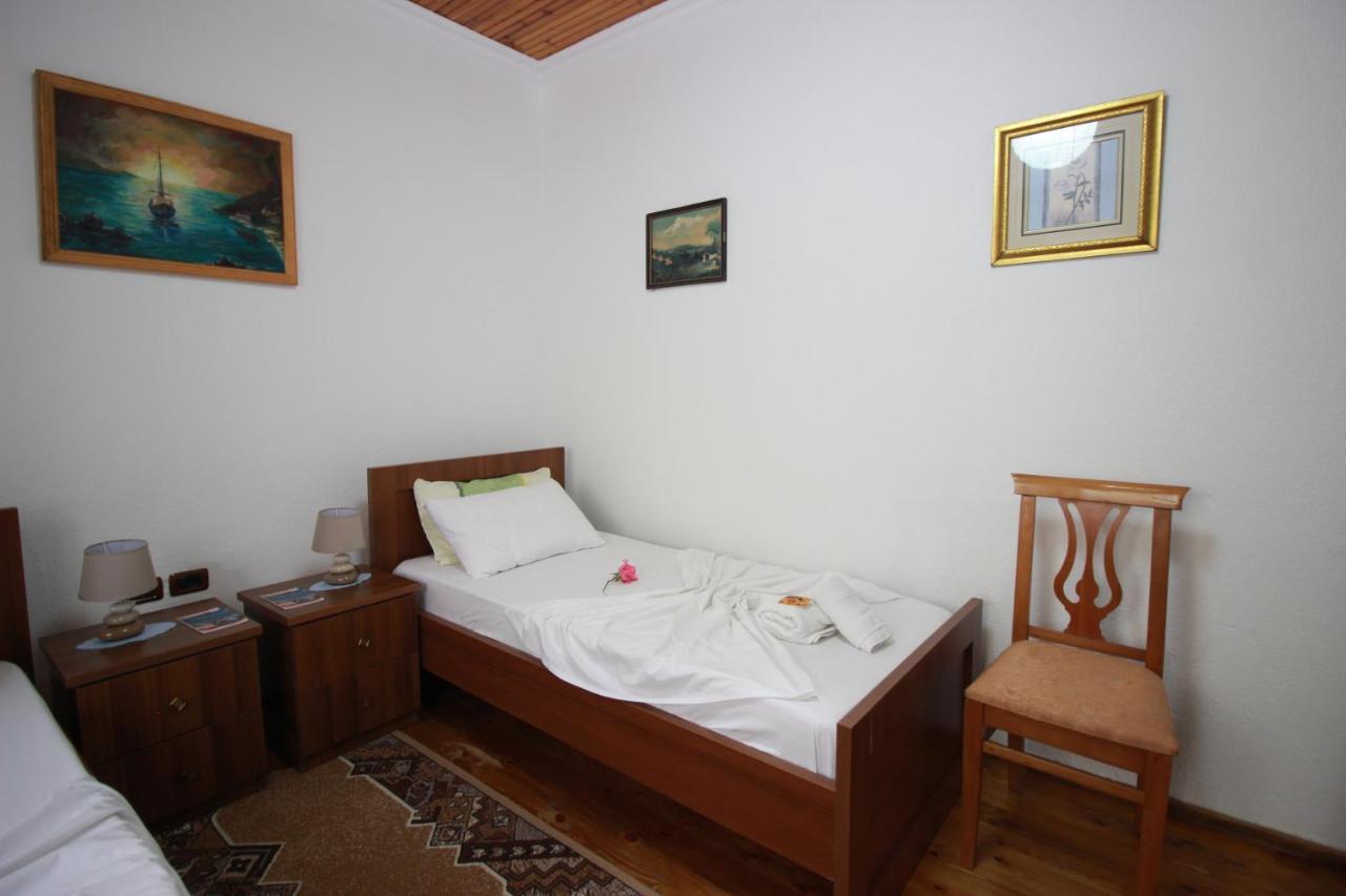 招待所 Grandma's Gjirokaster