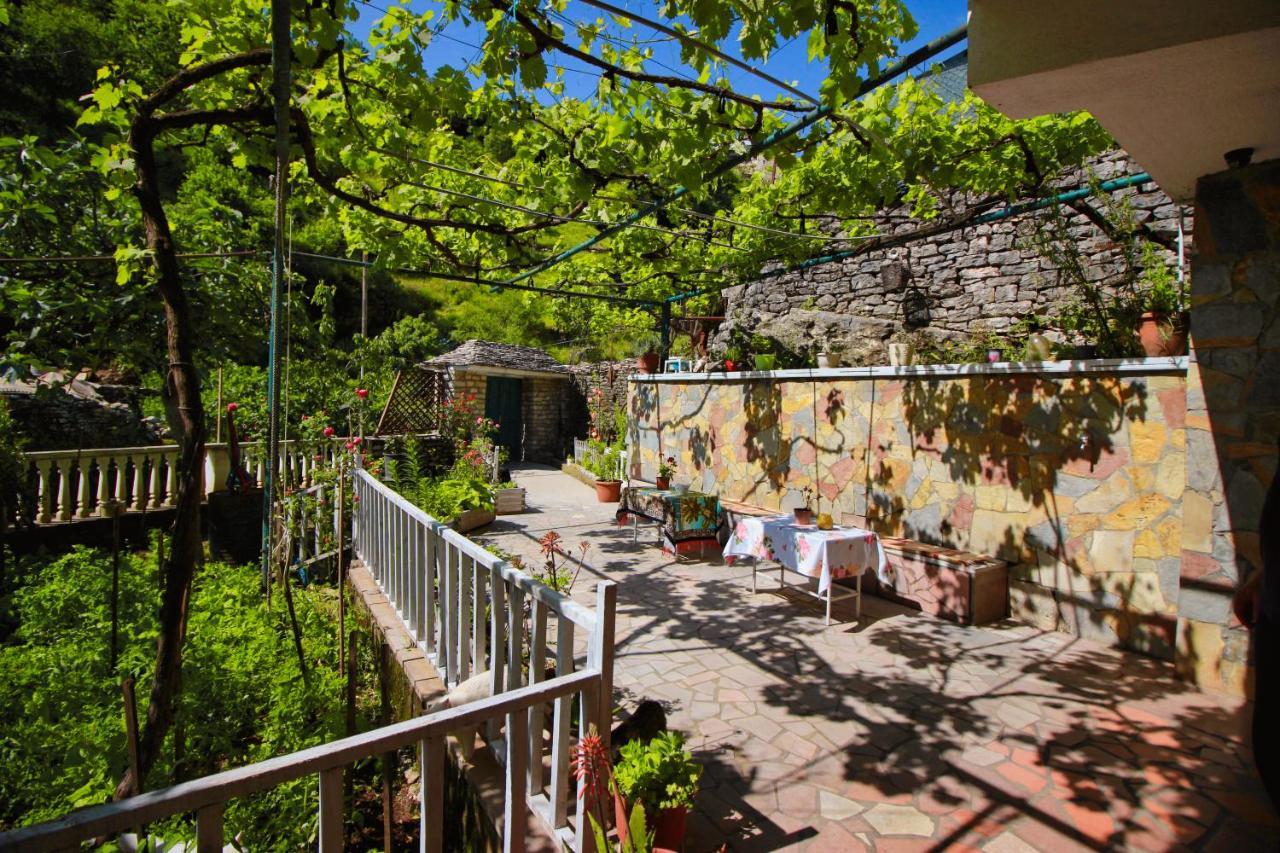 Grandma's Guest house Gjirokaster